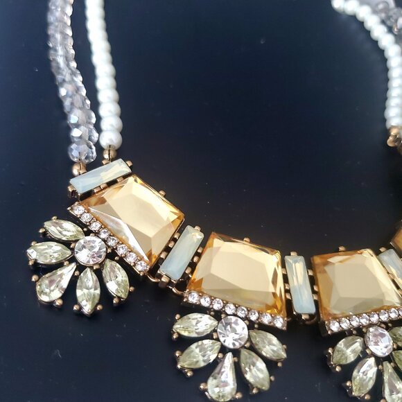 NEW RW&CO Statement Necklace Gold Faux Stones Pearly Beads Florals Bib Choker - Picture 3 of 6